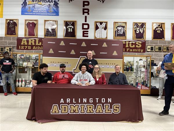 Jayden Tuttle Cortland football